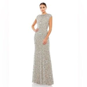 MAC DUGGAL
Silver Cowl Neck Beaded Maxi Gown